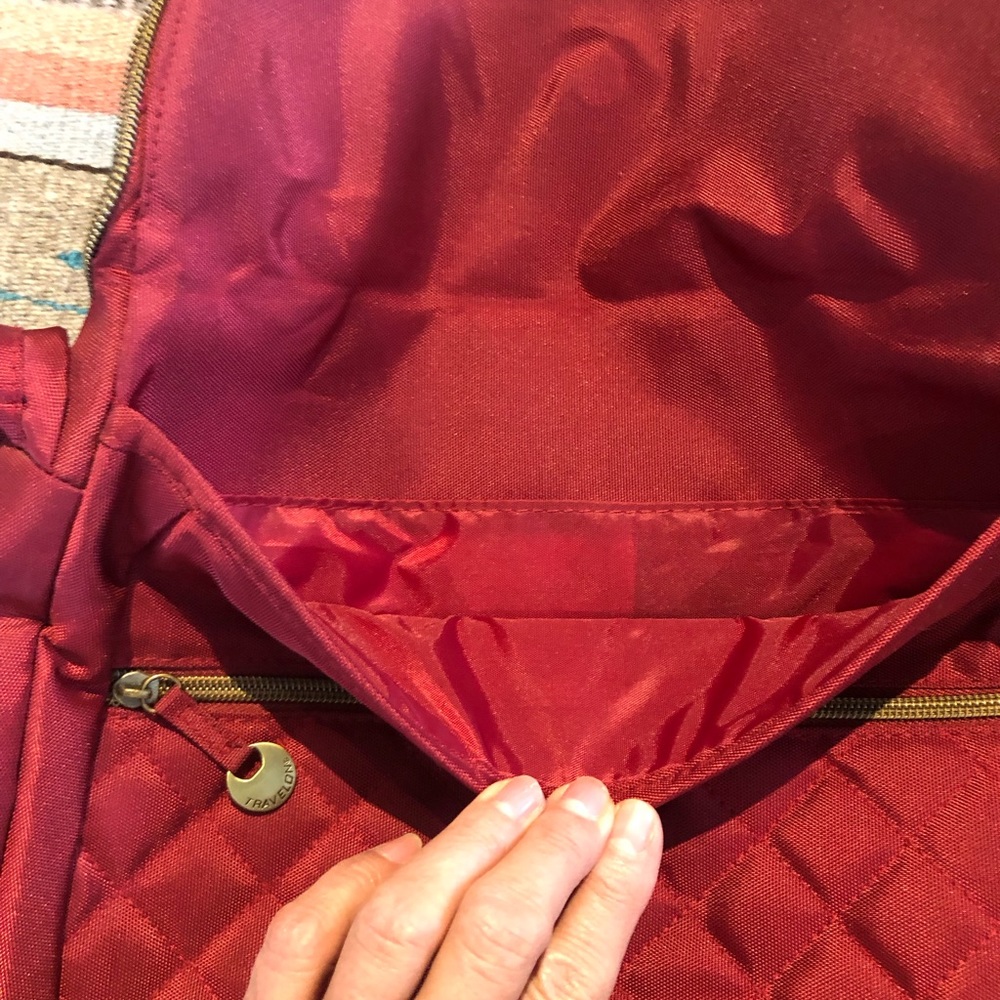 NWT TRAVELON Burgundy Crossbody Travel Purse/Bag - Picture 3 of 7